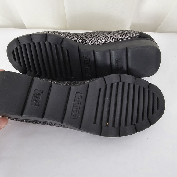 The FLEXX Baleriny Black and Silver Metallic Wedge Shoe Size 7 - Picture 11 of 12